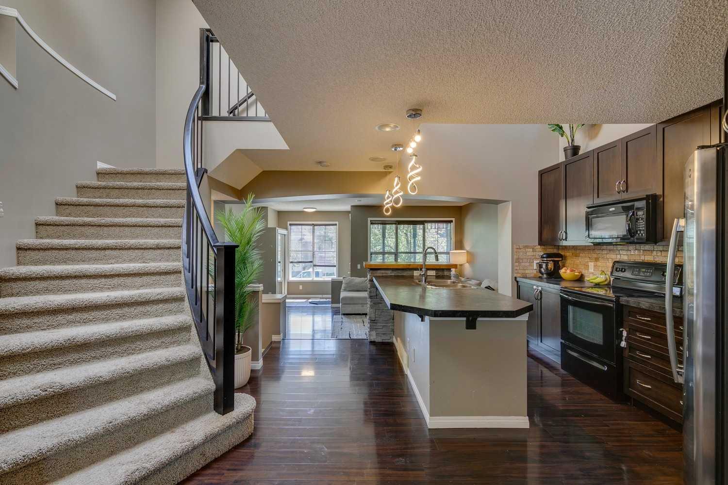 30 Auburn Bay View SE