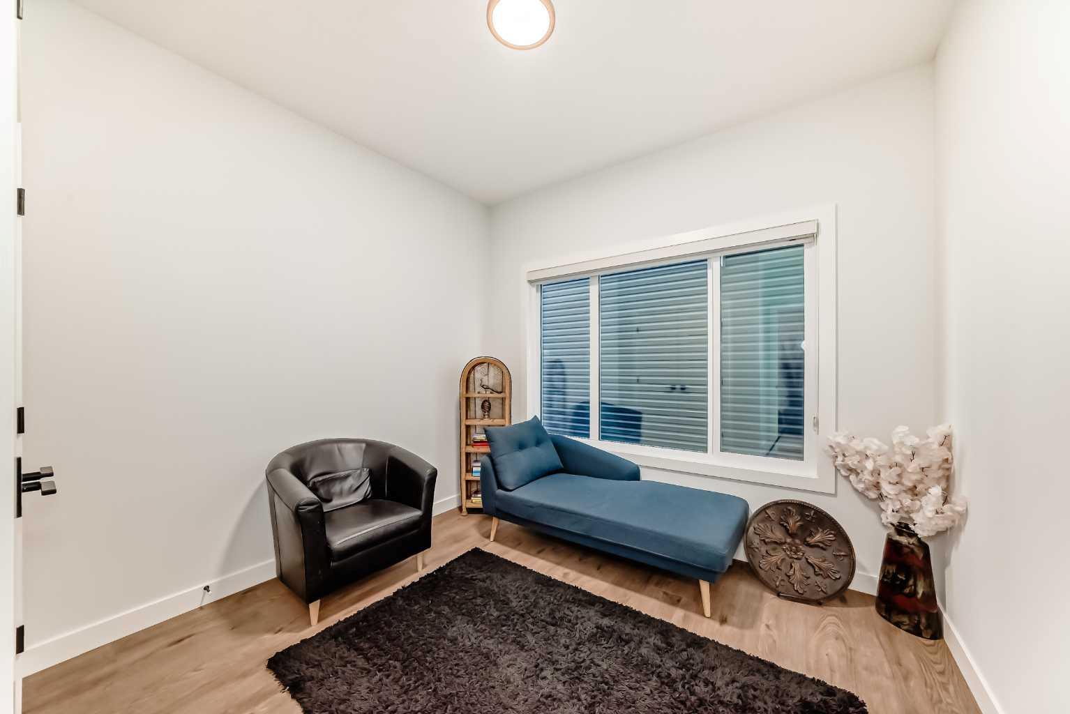 116 Ambleside Crescent NW