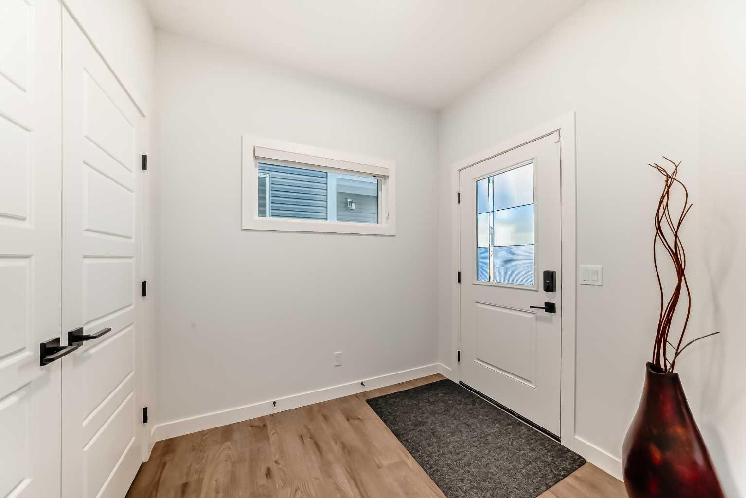 116 Ambleside Crescent NW