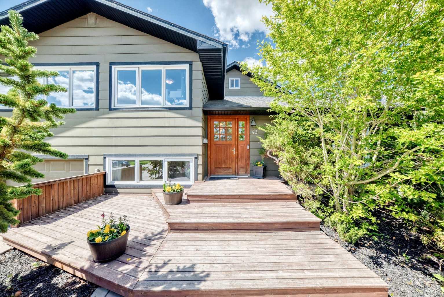 43 Westview Drive SW