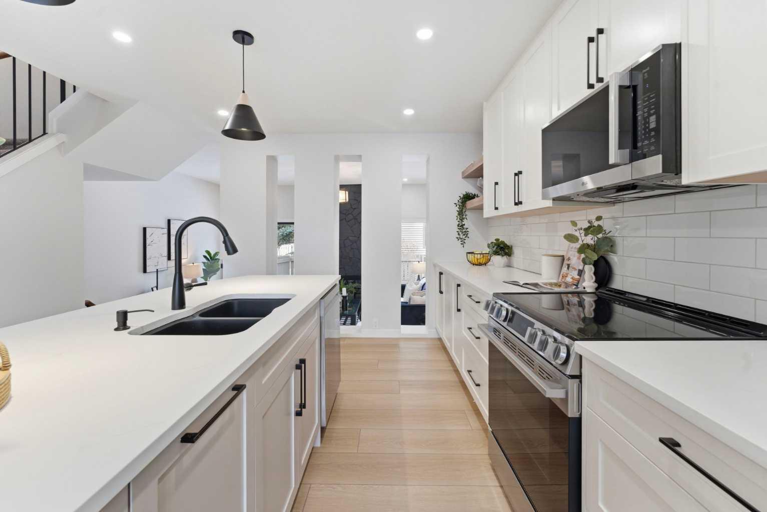 99 Midpark Gardens SE 28