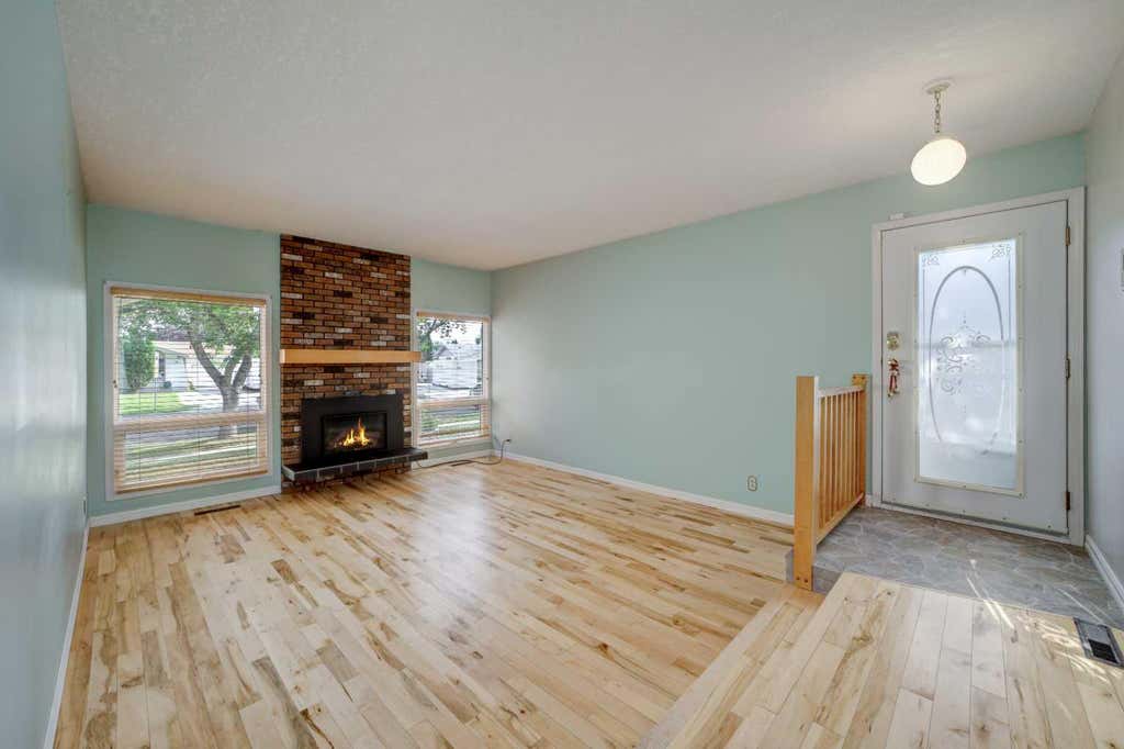 Photo of 94 Meadowlark Boulevard, Lethbridge, AB T1H 4J4 (MLS # A2338795)
