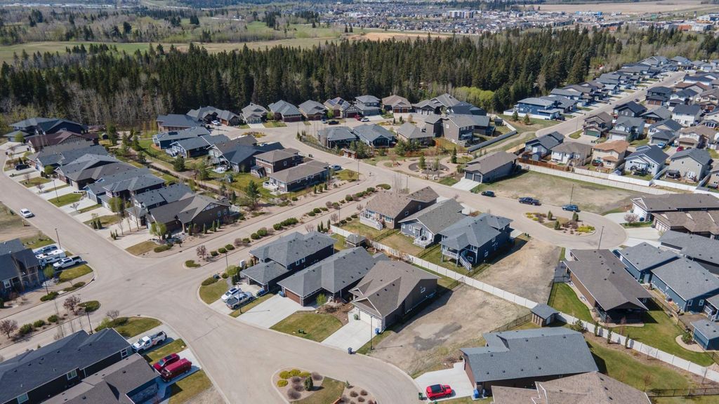 Photo of 13 Tindale Place, Red Deer, AB T4P 0T8 (MLS # A2315701)