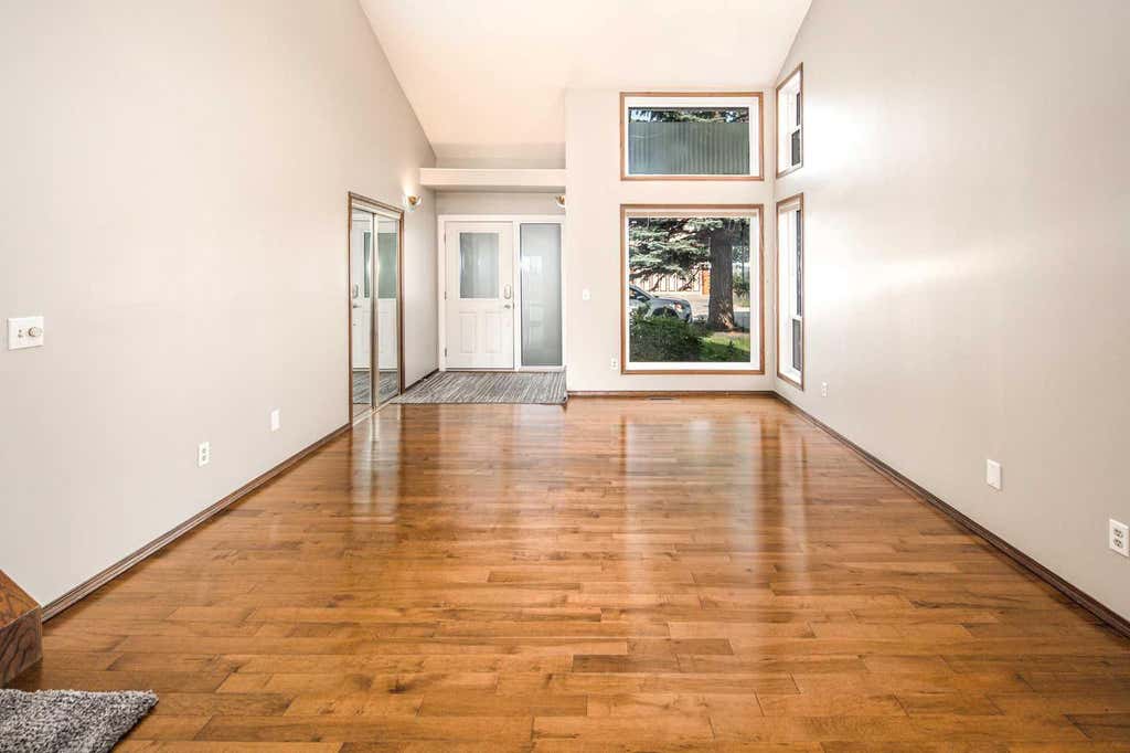 Photo of 131 Edgebrook Close NW, Calgary, AB T3A 4W7 (MLS # A2338355)