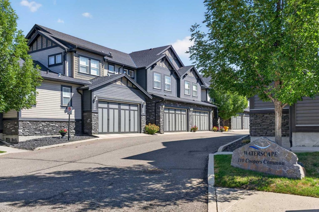 Photo of 110 Coopers Common SW #202, Airdrie, AB T4B 3Y3 (MLS # A2339148)