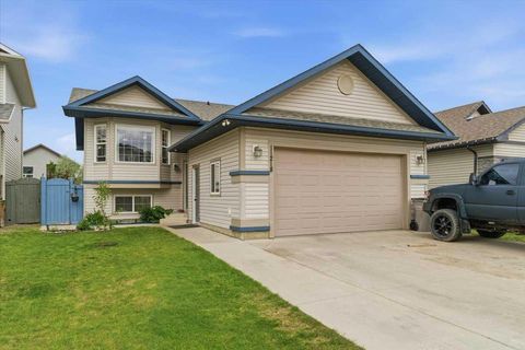 Photo of 11218 76 Avenue, Grande Prairie, AB T8W 0G4 (MLS # A2316804)