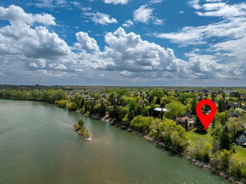 14 Major Stewart Lane SE Calgary AB T2G 2Z2