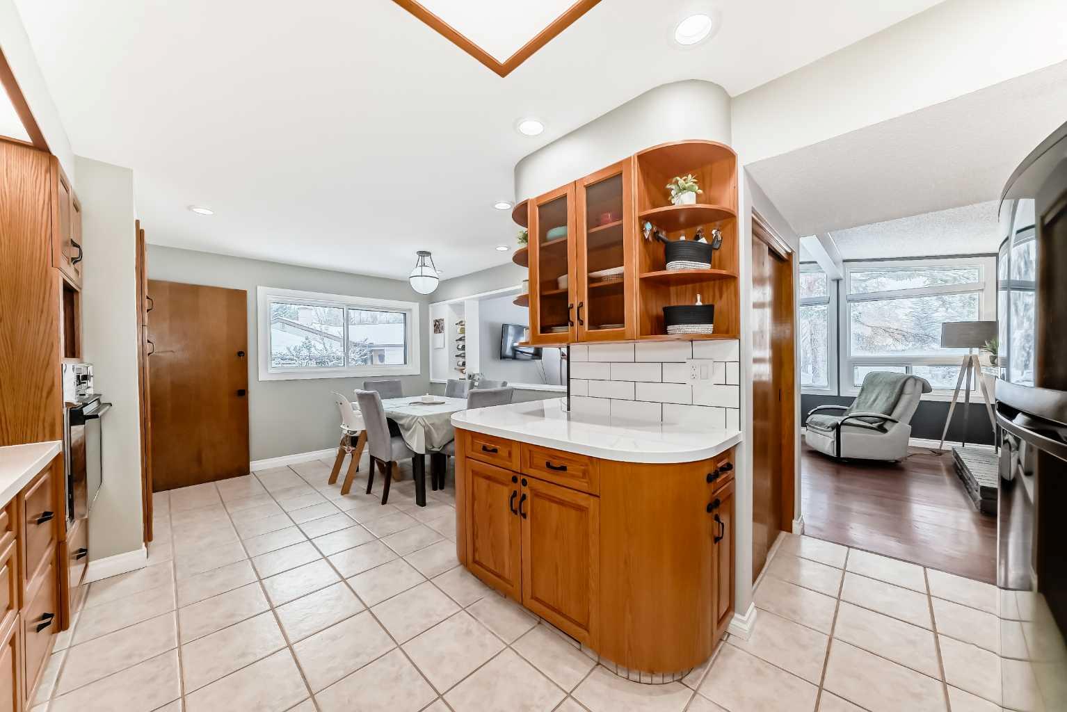 8043 Elbow Drive SW