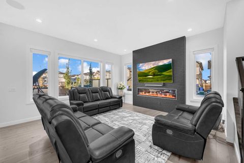 134 Corner Meadows Common NE Calgary AB T3N 1J7