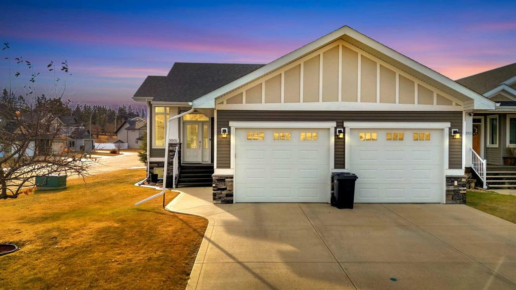 Photo of 3901 49 Ave Ave, Ponoka, AB T4J 0B6 (MLS # A2287534)