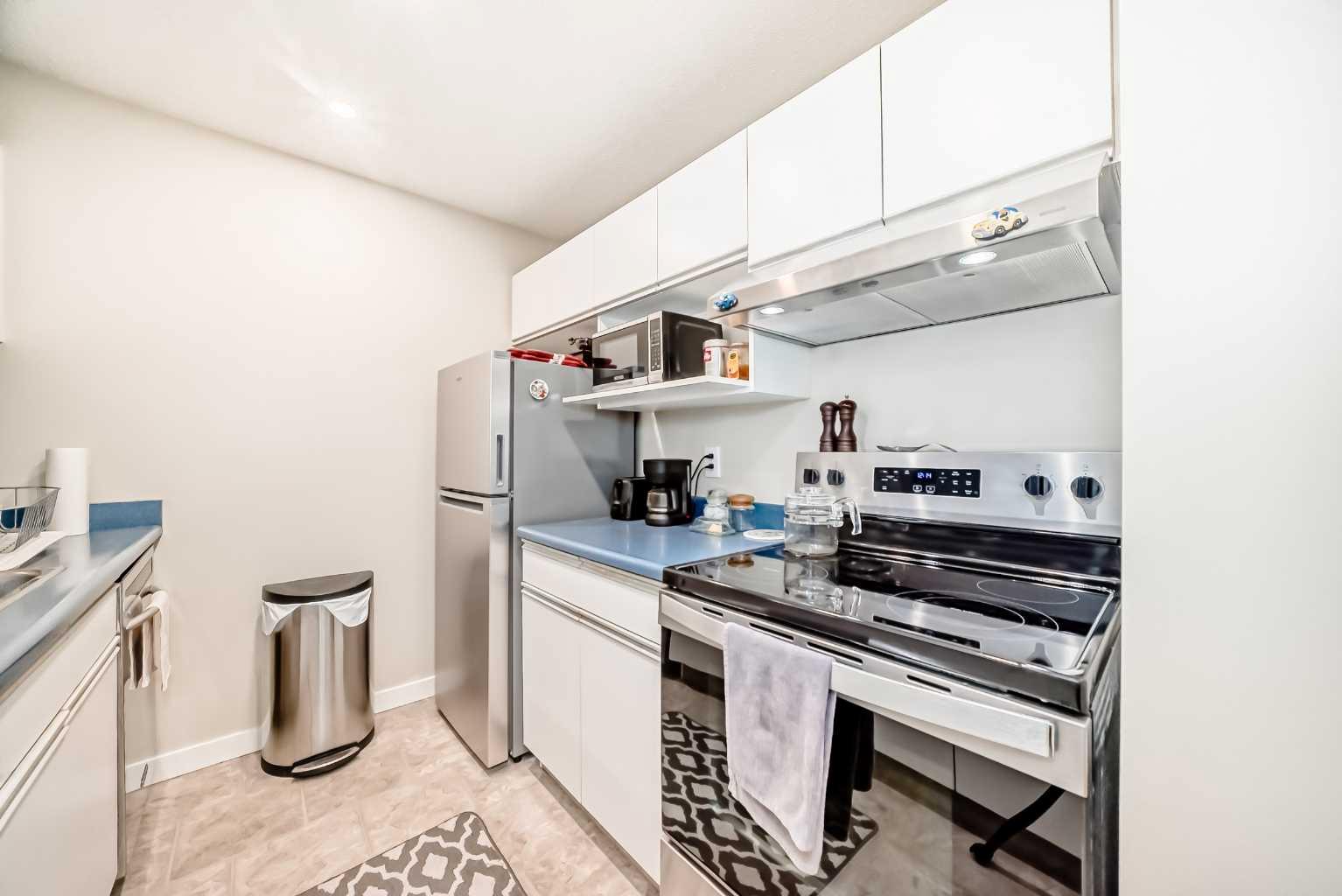 10 Dover Point SE 409