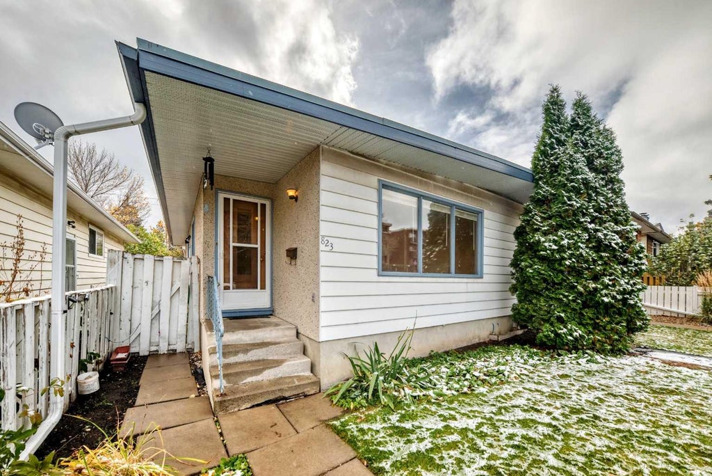 Photo of 823 67 Avenue SW, Calgary, AB T2V 0M6 (MLS # A2351912)