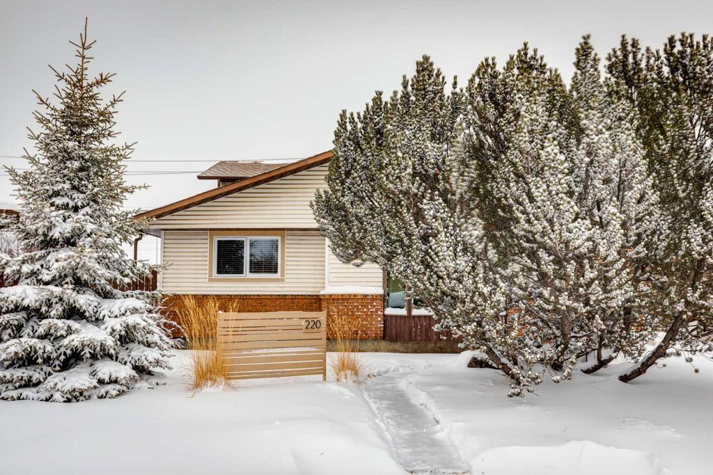 Photo of 220 Templeby Place NE, Calgary, AB T1Y 5H1 (MLS # A2281106)