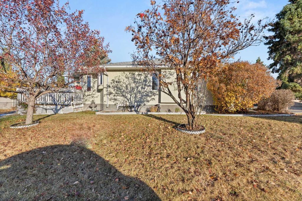 Photo of 5705 59 Avenue, Olds, AB T4H 1K3 (MLS # A2264131)