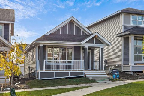 116 Mitchell Walk NW Calgary AB T3R 2G2