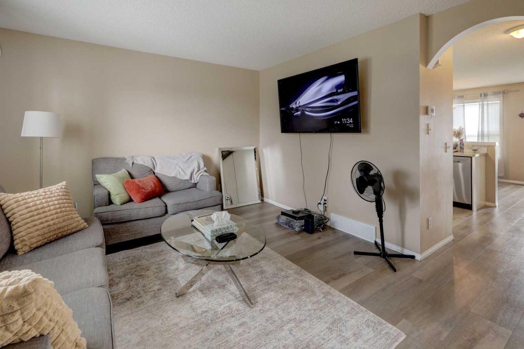 Photo of 22 Tarington Landing NE, Calgary, AB T3J 4T8 (MLS # A2295516)