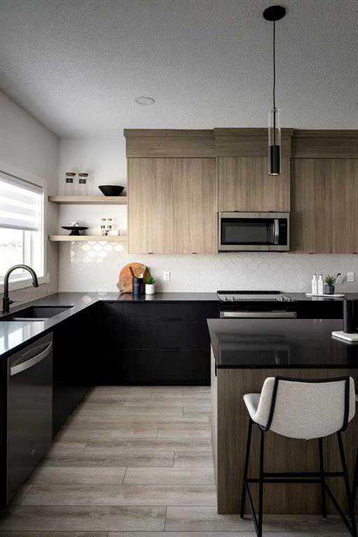 18 Creekview Avenue SW