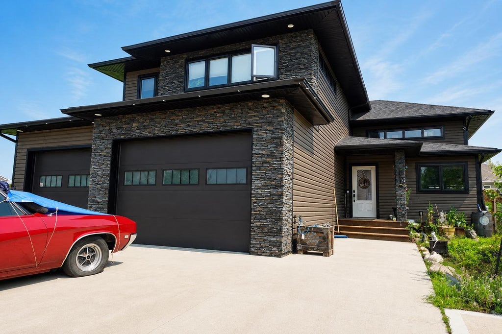 Photo of 10619 84 Street, Peace River, AB T8S 0A6 (MLS # A2326959)