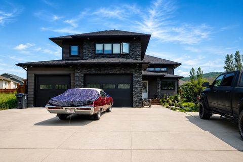 Photo of 10619 84 Street, Peace River, AB T8S 0A6 (MLS # A2326959)