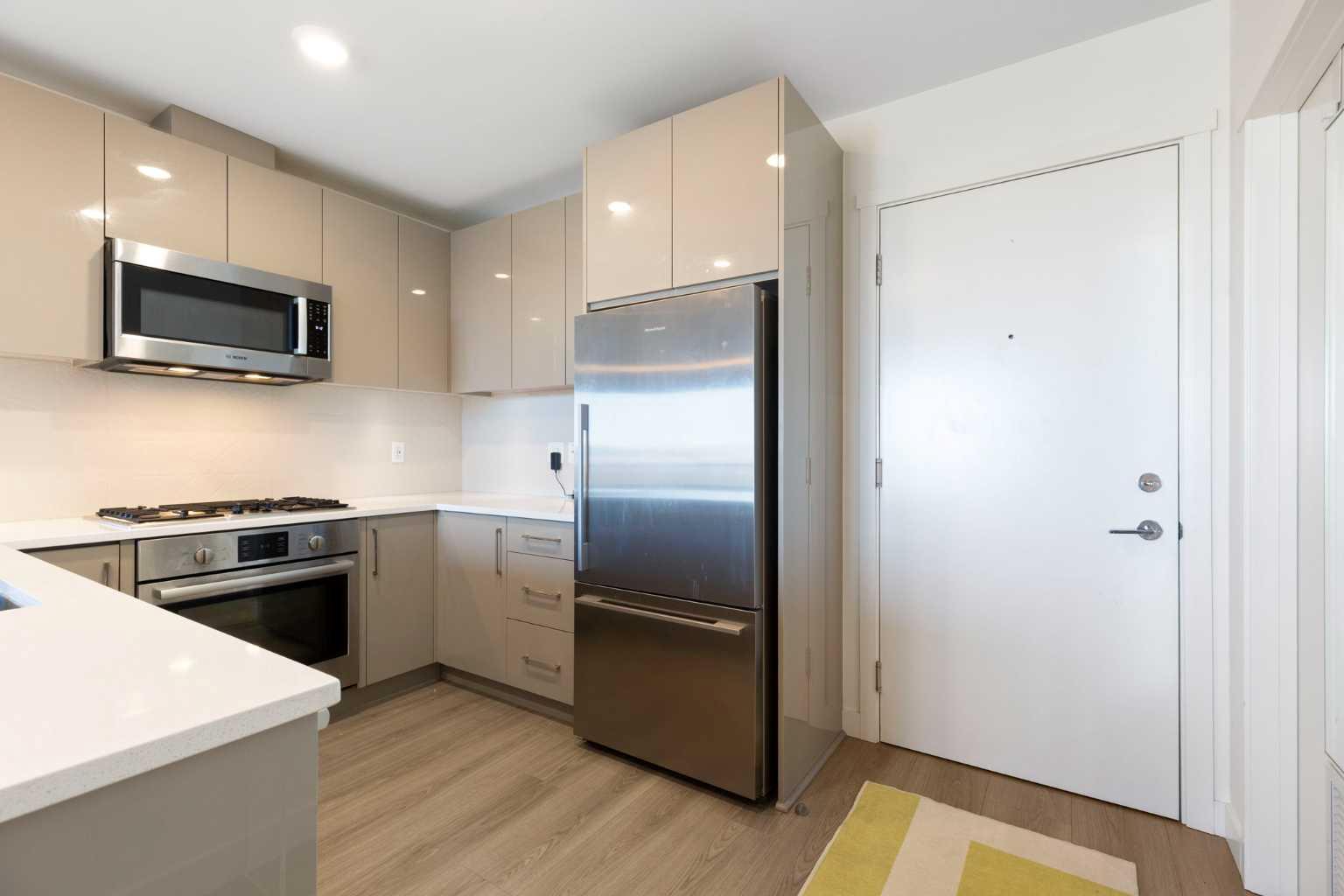 301 10 Street NW 611