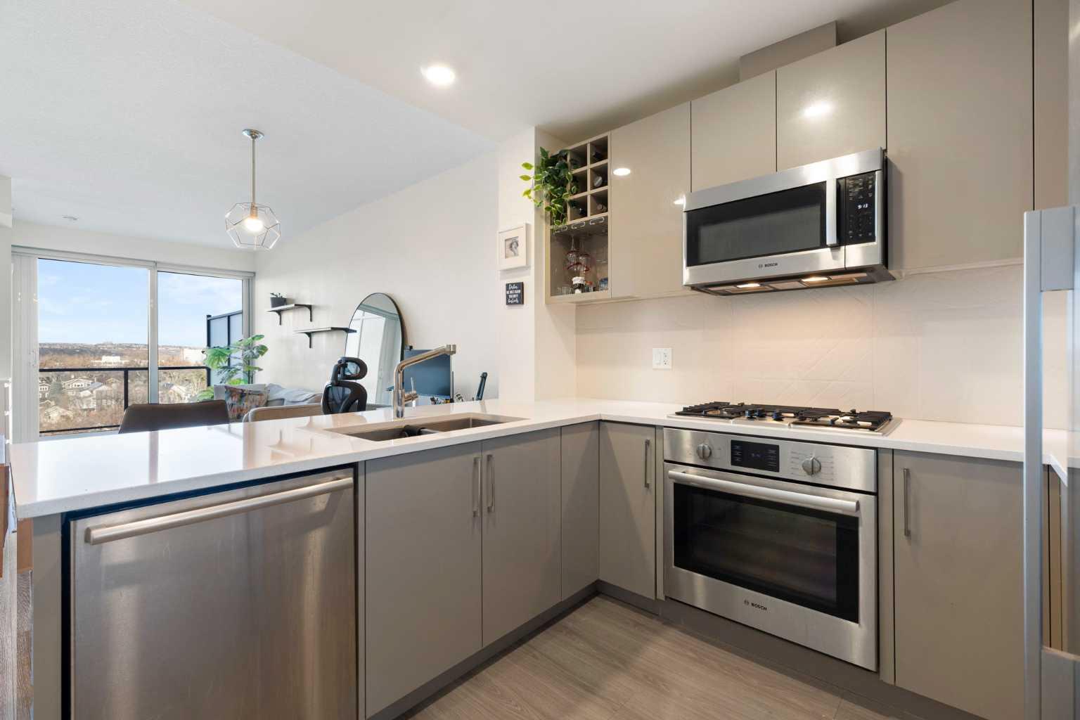 301 10 Street NW 611