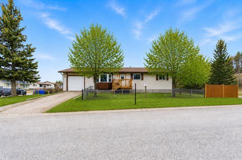 Photo of 616 1 Street NE, Sundre, AB T0M 1X0 (MLS # A2321861)