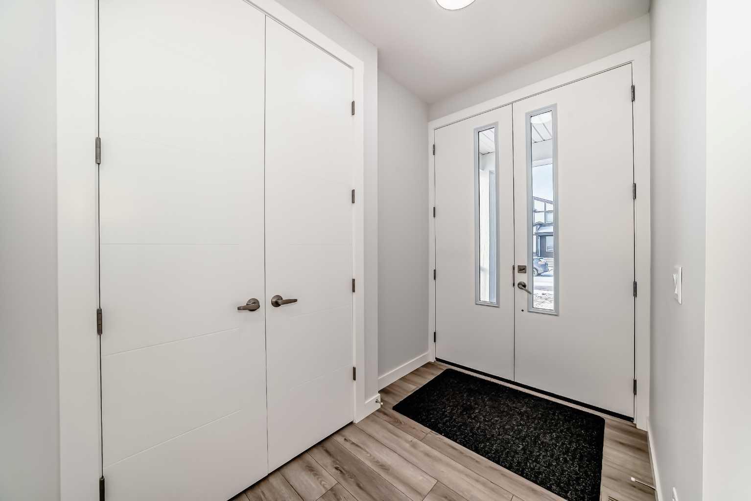 100 Corner Glen Manor NE