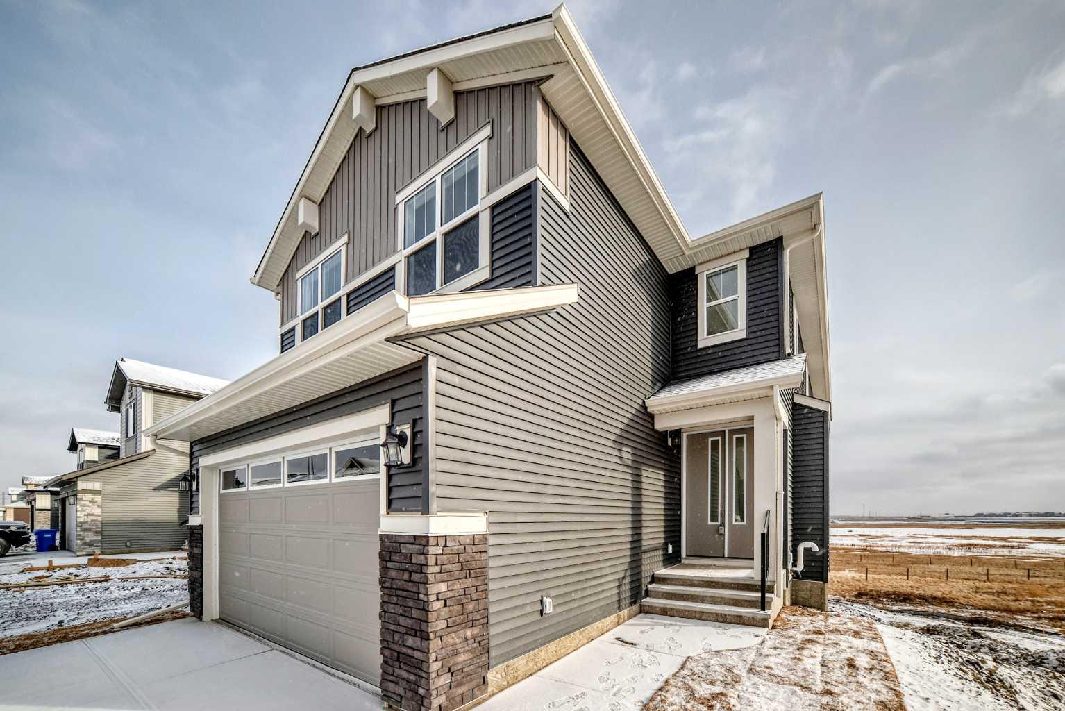 100 Corner Glen Manor NE