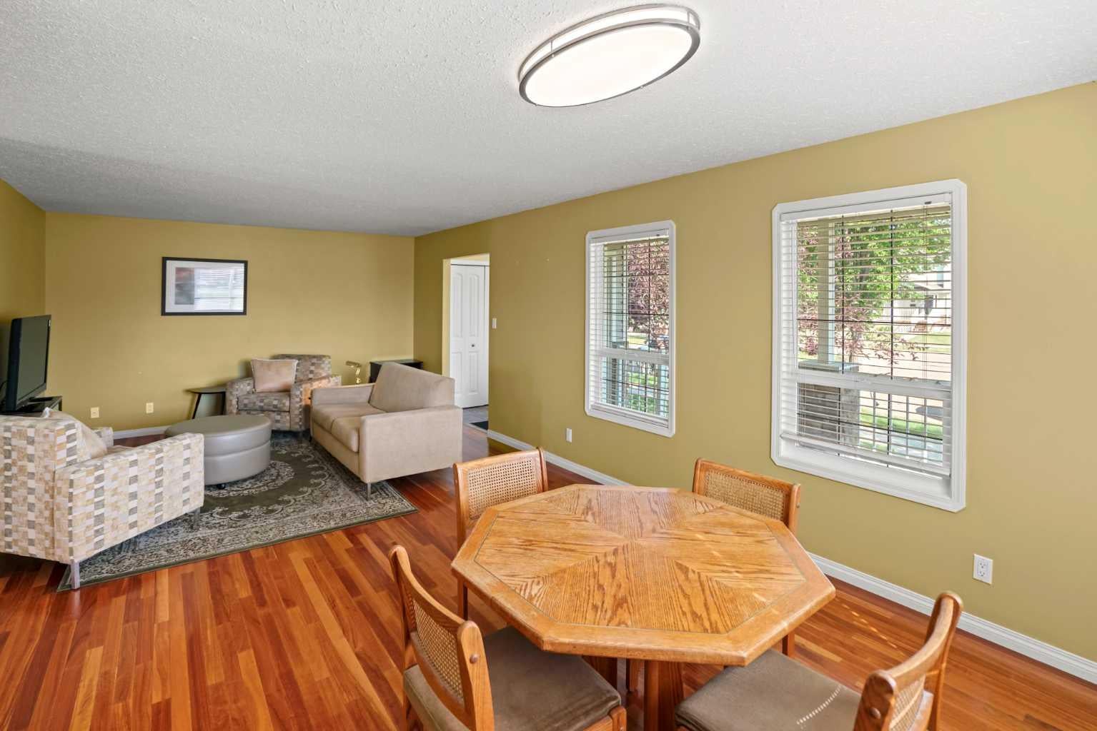 2502 Valleyview Drive