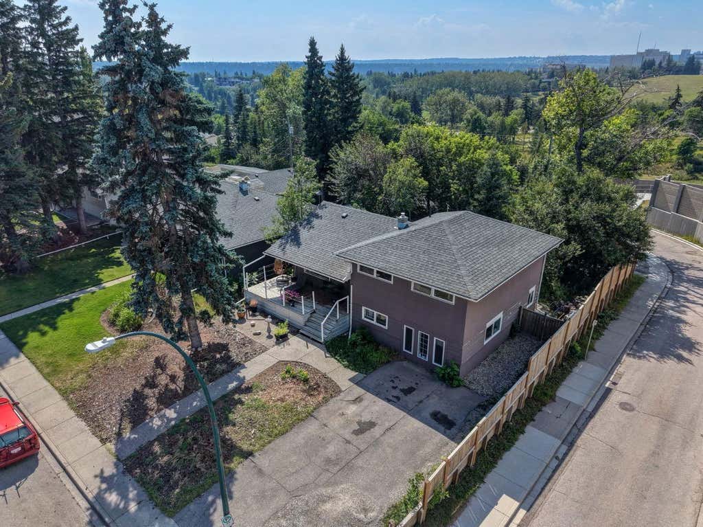 Photo of 1615 23 Street NW, Calgary, AB T2N 2P6 (MLS # A2336175)