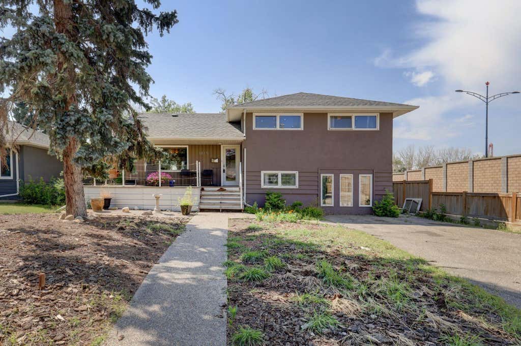 Photo of 1615 23 Street NW, Calgary, AB T2N 2P6 (MLS # A2336175)