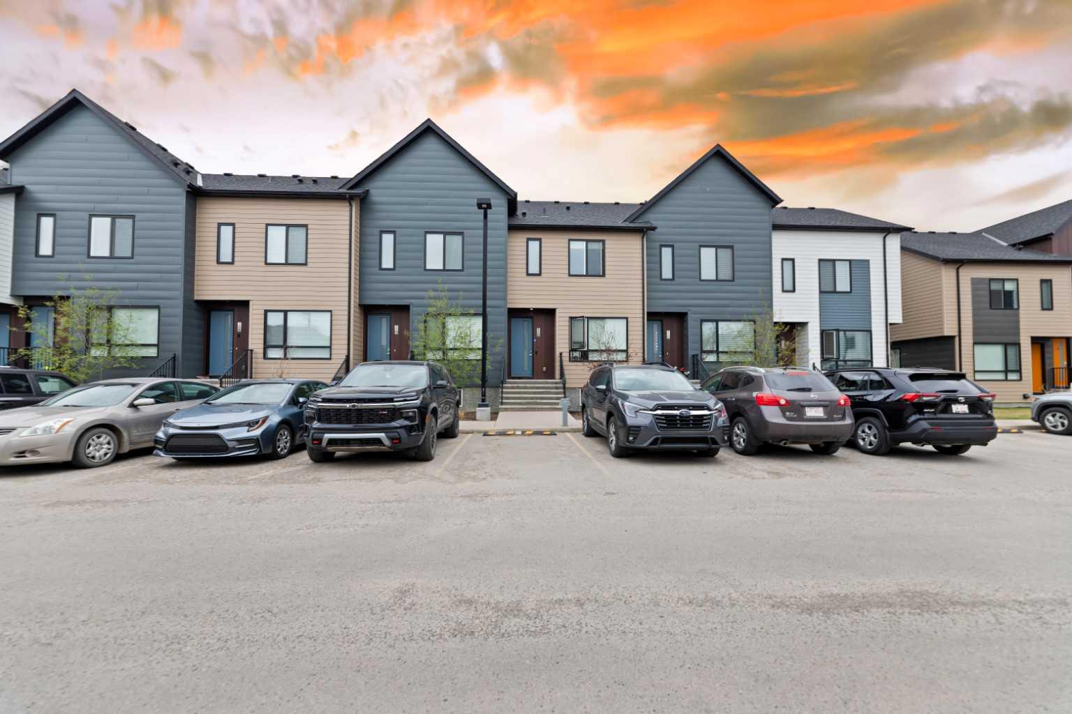 510 Redstone Crescent NE