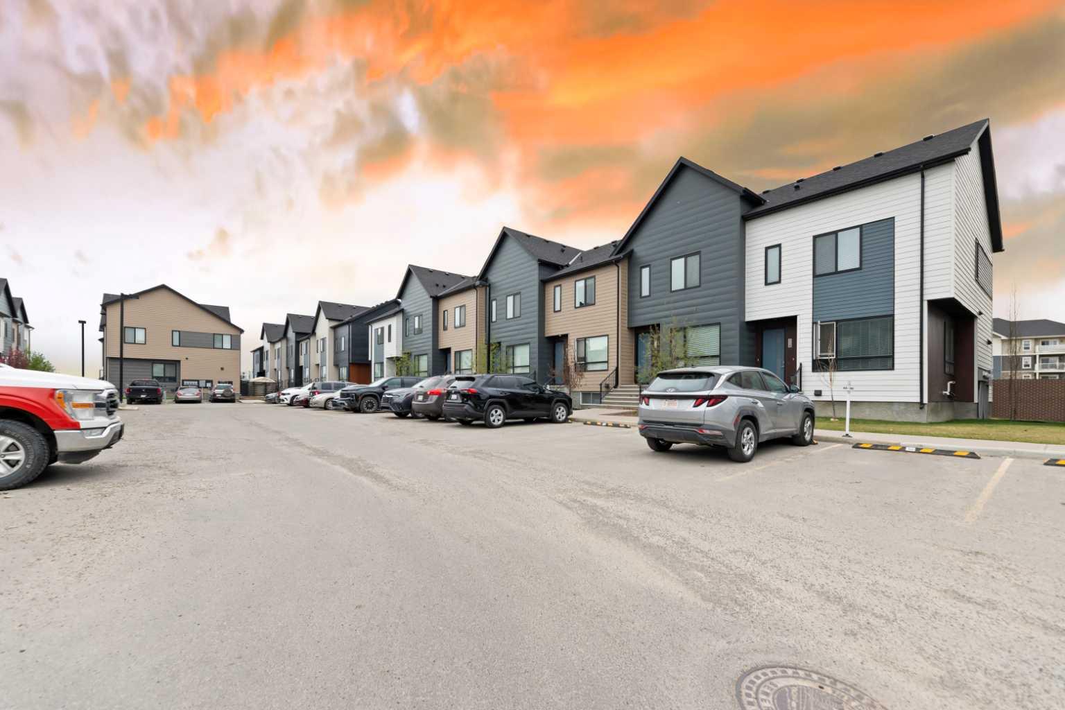 510 Redstone Crescent NE