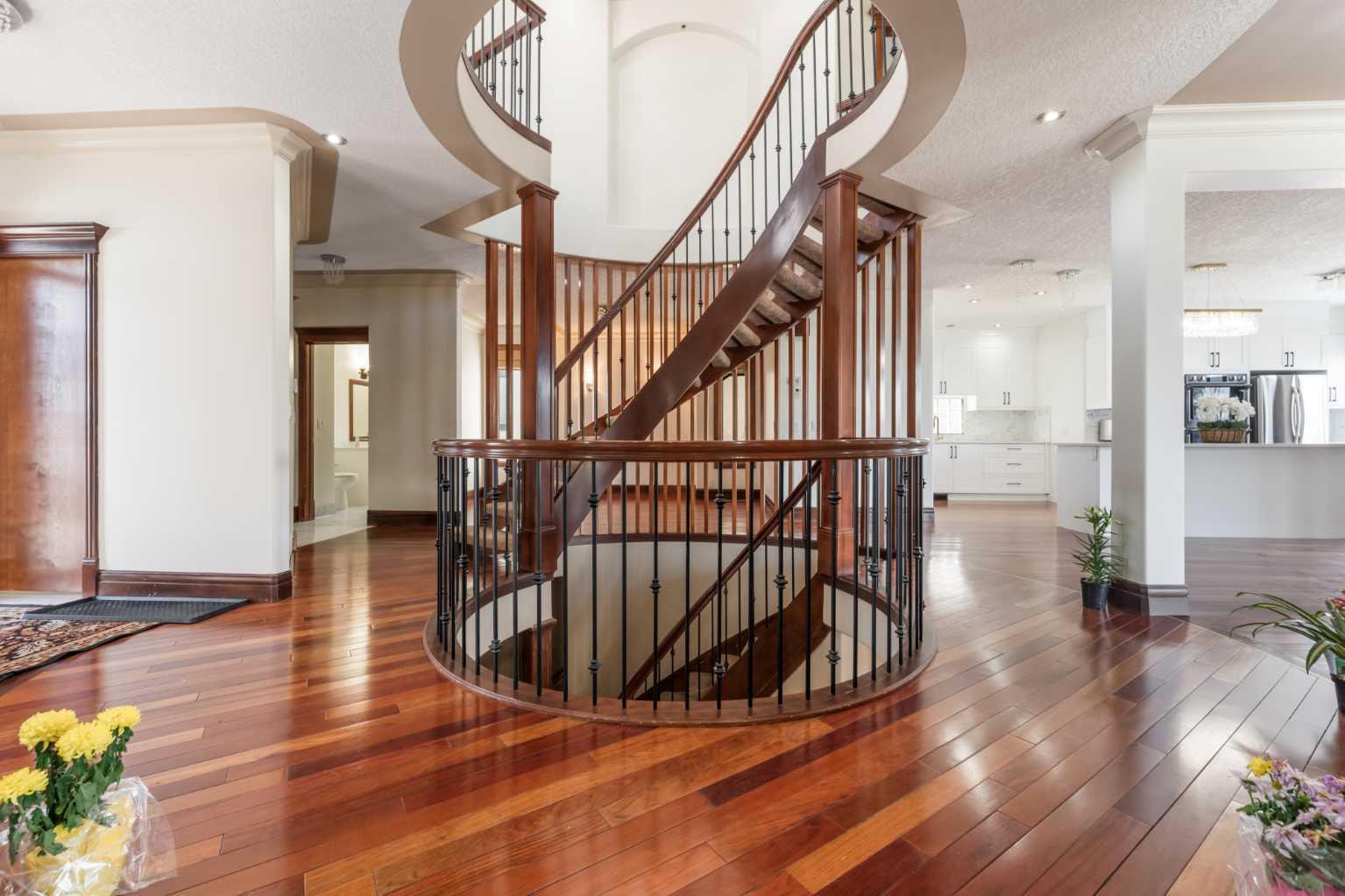 8 Coulee Park SW