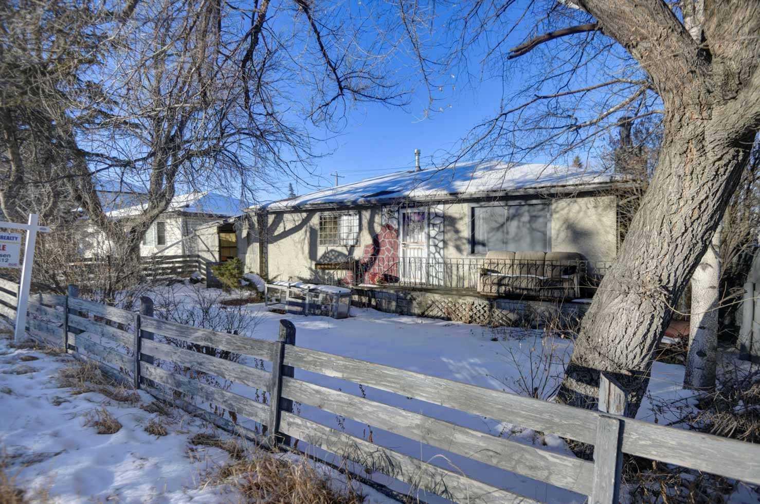 8124 Bowness Road NW