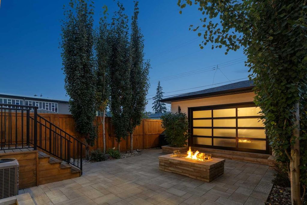 Photo of 2629 32 Street SW, Calgary, AB T3E 2R8 (MLS # A2278143)