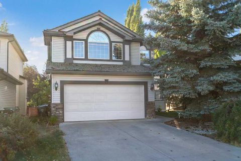 Photo of 45 Mt Douglas Close SE, Calgary, AB T2Z 3R8 (MLS # A2256813) Photo of 45 Mt Douglas Close SE, Calgary, AB T2Z 3R8 (MLS # A2256813)