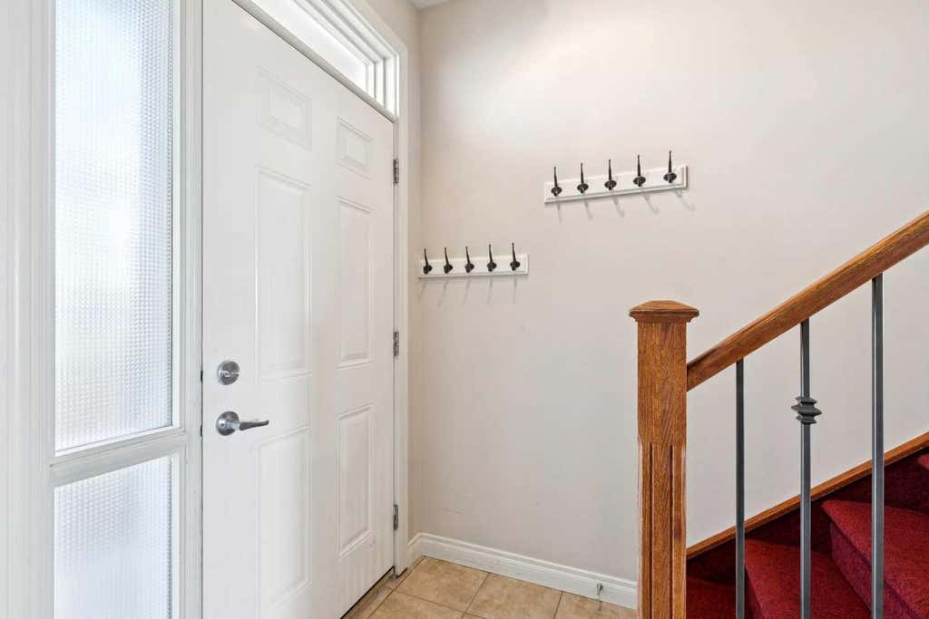 Photo of 169 Rockyledge View NW #14, Calgary, AB T4C 1B1 (MLS # A2339464)