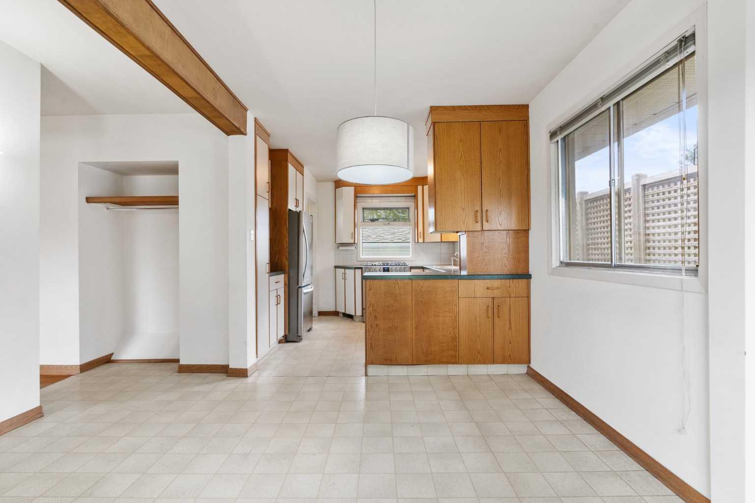 82 Winston Drive SW