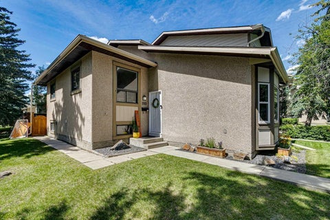 Photo of 189 Deerfield Terrace SE, Calgary, AB T2J 6V2 (MLS # A2349392)