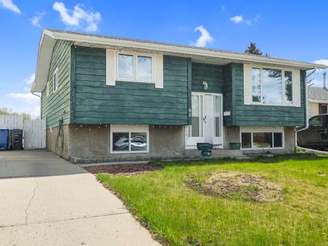 Photo of 93 Crawford Street, Red Deer, AB T4P 2G4 (MLS # A2314086)