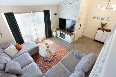 Photo of 5 Shawglen Court SW, Calgary, AB T2Y 2R1 (MLS # A2333887)
