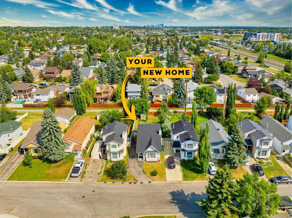 Photo of 5 Shawglen Court SW, Calgary, AB T2Y 2R1 (MLS # A2333887)