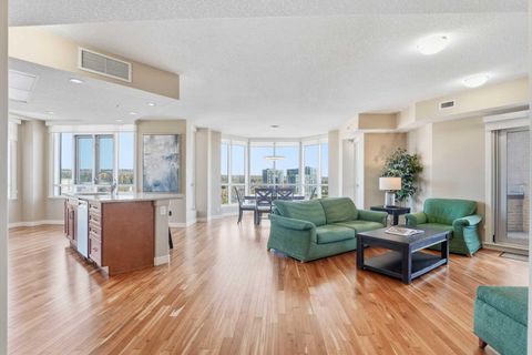 32 Varsity Estates Circle NW 1005 Calgary AB T3A 2Y1