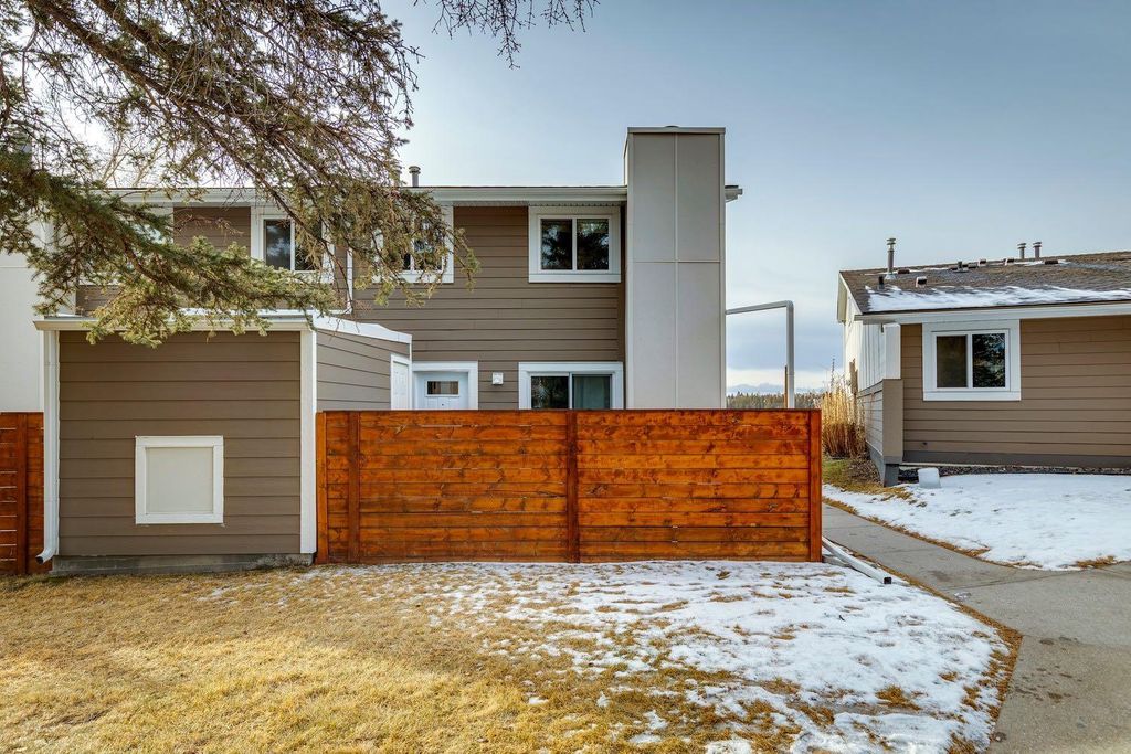 Photo of 13104 Elbow Drive SW #1001, Calgary, AB T2W 2P2 (MLS # A2283286)