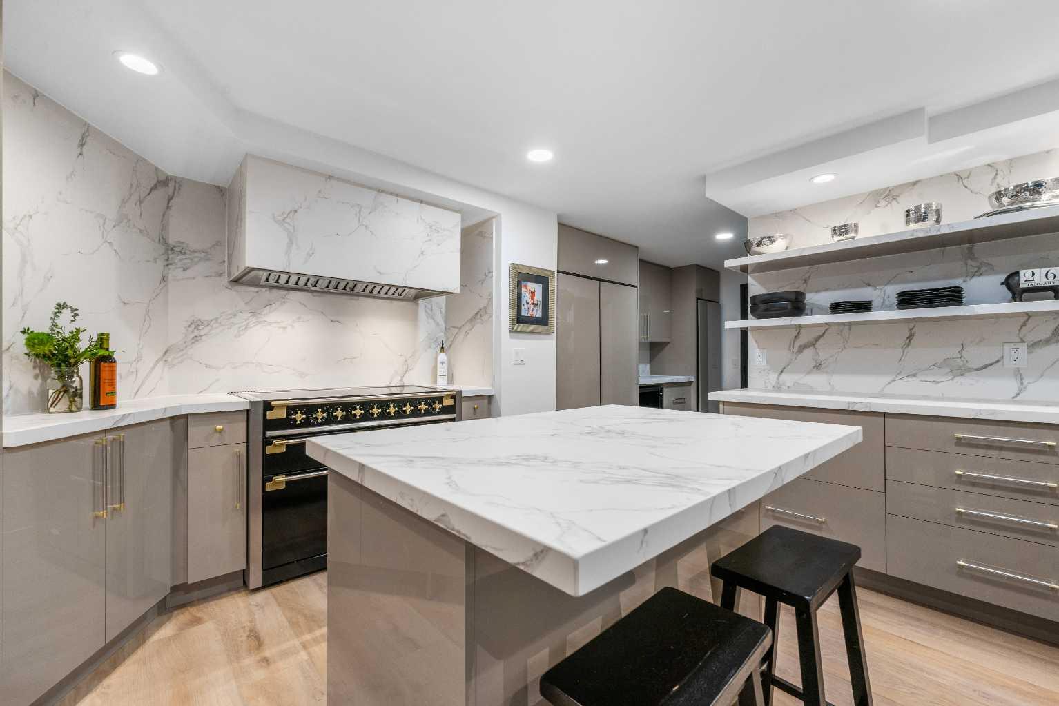 320 Meredith Road NE 601