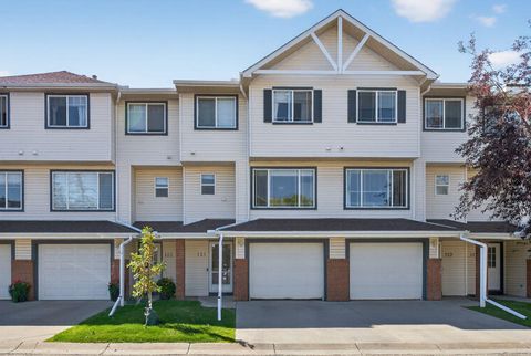 Photo of 121 Rocky Ridge Court NW, Calgary, AB T3G 4S7 (MLS # A2302580)