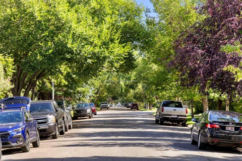 Photo of 426 13 Avenue NE #4, Calgary, AB T2E 1C2 (MLS # A2343394)