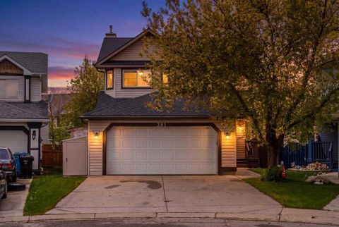 Photo of 381 Hidden Valley Manor NW, Calgary, AB T3A 5V5 (MLS # A2313010)
