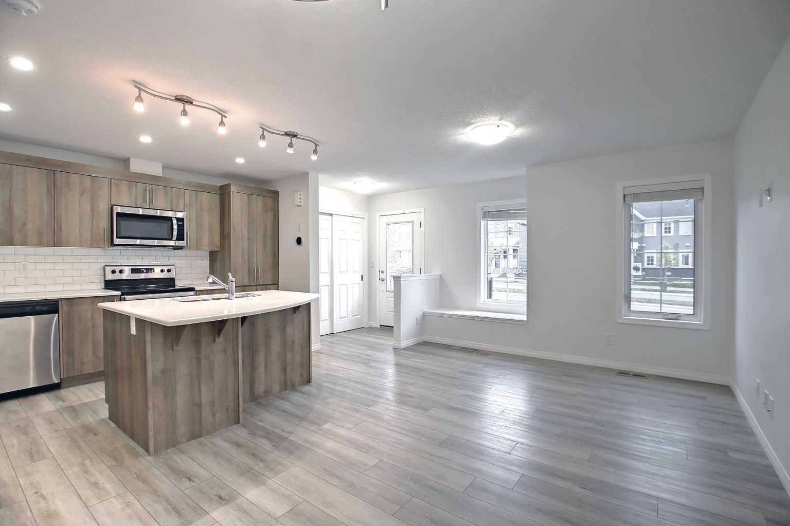 39 Yorkville Boulevard SW